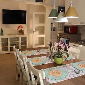 Aurora Bed & Breakfast
